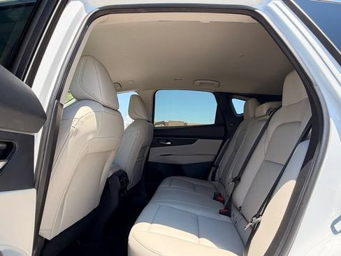 Used 2025 Nissan Murano SV AWD/4WD image 11