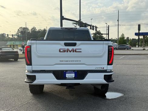 Used 2024 GMC Sierra 2500 AT4 w/ AT4 Premium Plus Package AWD/4WD image 8