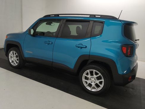 Used 2022 Jeep Renegade Latitude AWD/4WD image 3