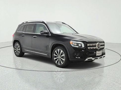 Used 2022 Mercedes-Benz GLB 250 image 3