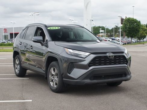 Used 2023 Toyota RAV4 XLE w/ Convenience Package FWD image 2
