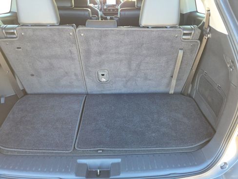 Used 2024 Toyota Highlander XLE image 17