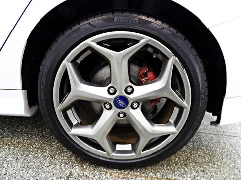 Used 2017 Ford Focus ST FWD image 19