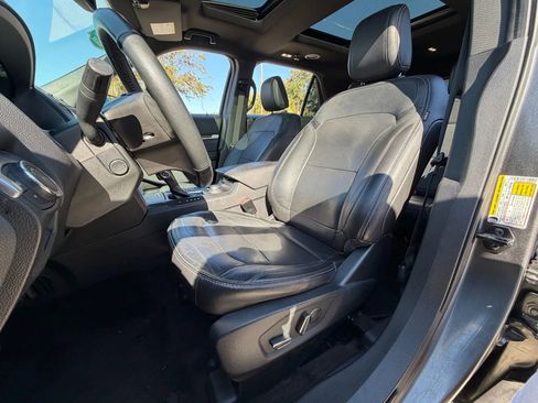 Used 2018 Ford Explorer Limited image 6