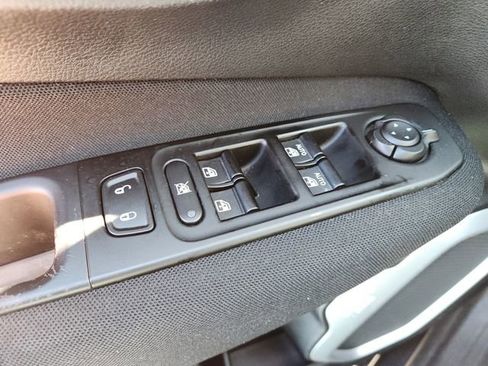 Used 2020 Jeep Renegade Latitude image 28