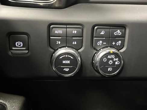 Used 2024 GMC Sierra 2500 AT4 w/ AT4 Preferred Package image 25