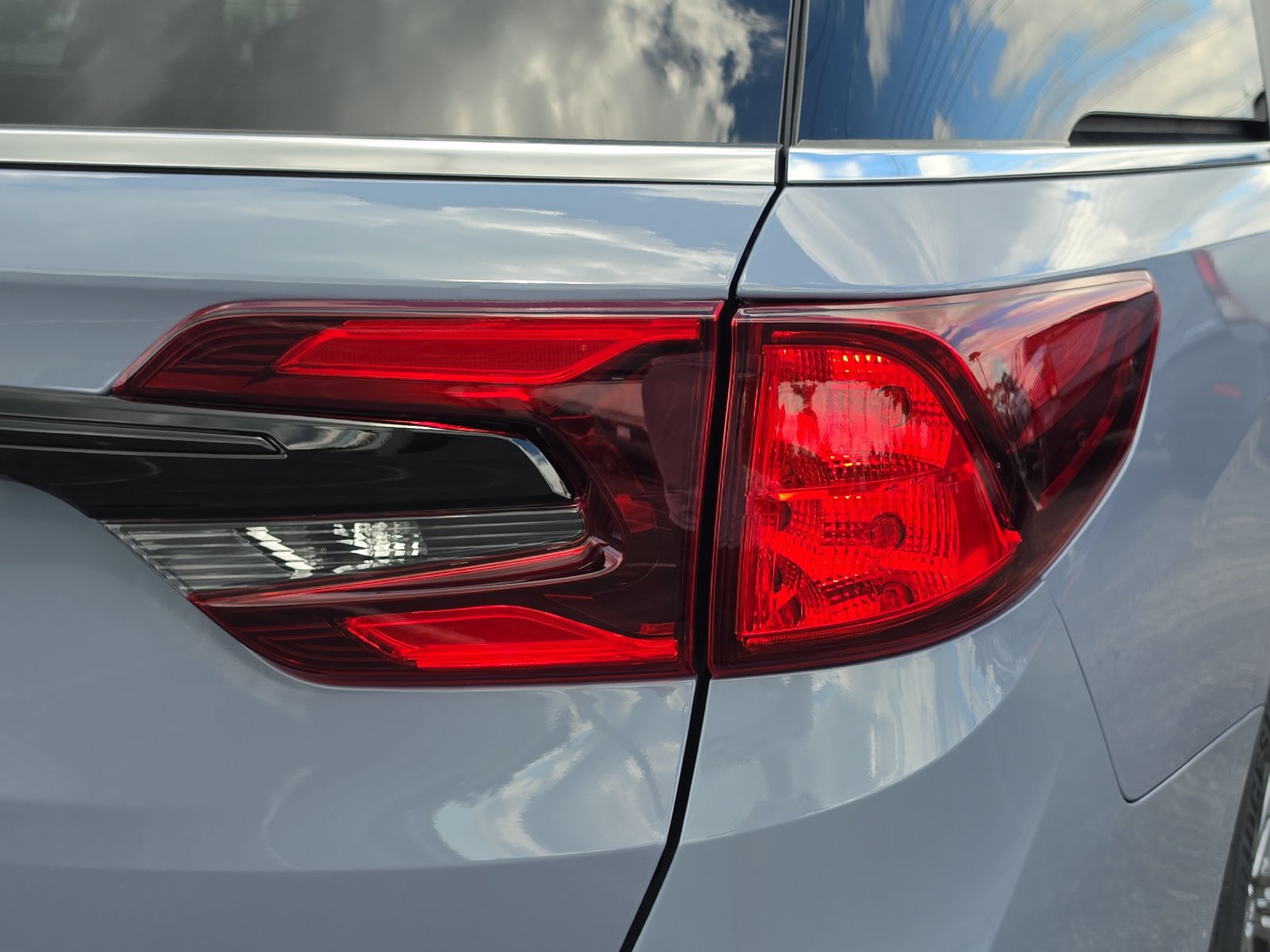 New 2027 Honda Odyssey Touring image 8