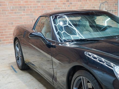 Used 2009 Chevrolet Corvette Convertible w/ Preferred Equipment Group RWD image 24