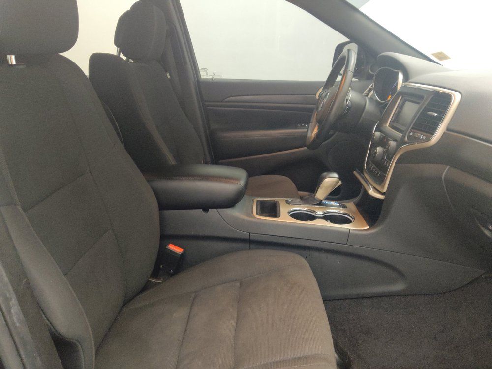 Used 2017 Jeep Grand Cherokee Laredo RWD image 21