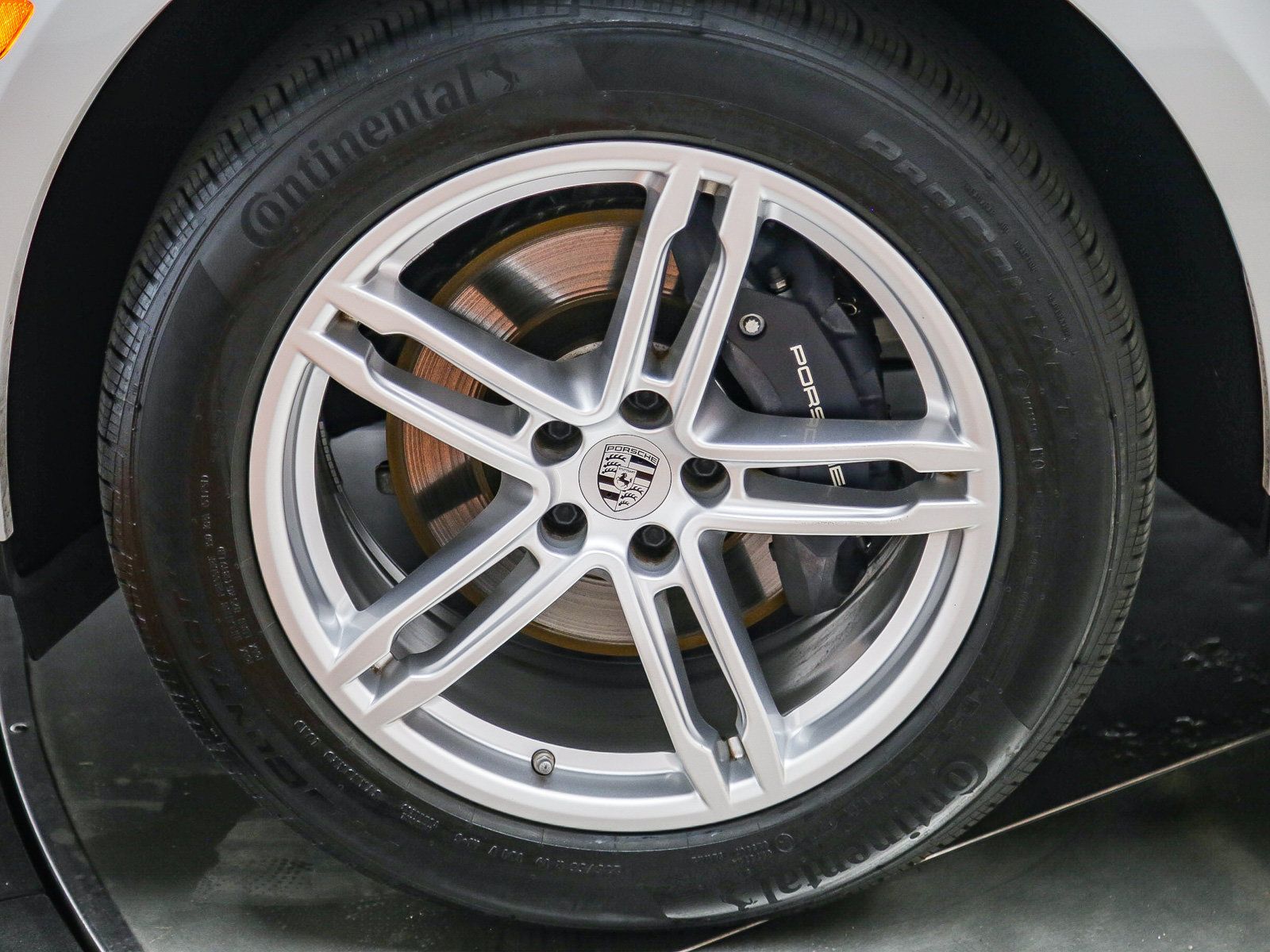 Certified 2025 Porsche Macan AWD/4WD image 13