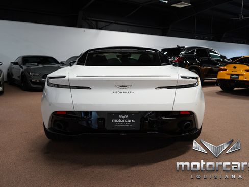 Used 2018 Aston Martin DB11 Coupe image 6