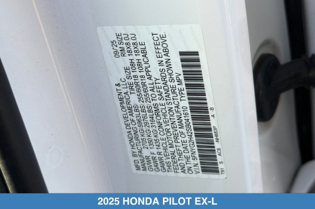 Certified 2025 Honda Pilot EX-L image 32