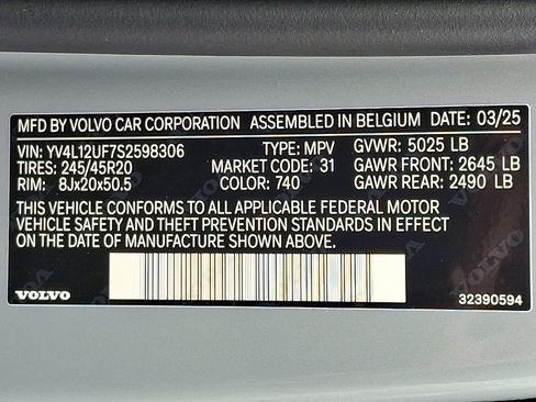 New 2025 Volvo XC40 B5 Ultra w/ Protection Package Premier image 13