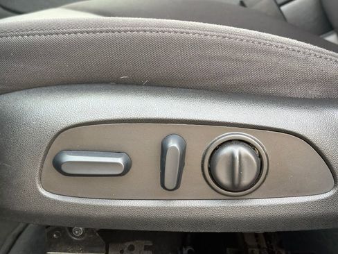 Used 2023 Chevrolet Malibu LT FWD image 13