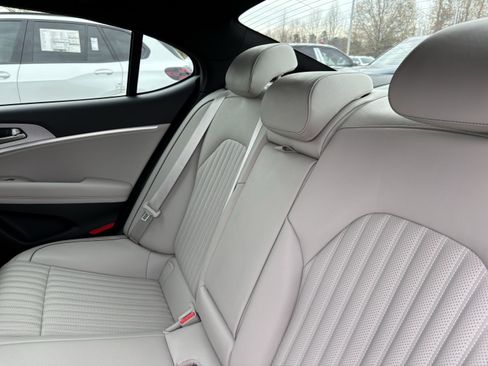 Used 2023 Genesis G70 2.0T w/ Sport Prestige Package image 33