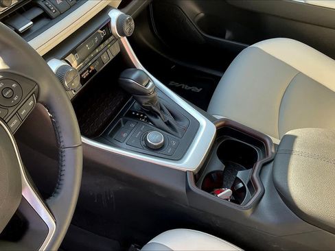 Used 2021 Toyota RAV4 Limited AWD/4WD image 17