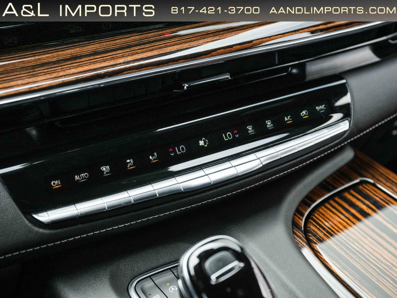 Used 2024 Cadillac Escalade ESV Premium Luxury AWD/4WD image 58