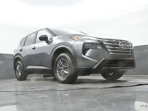 Used 2026 Nissan Rogue S FWD image 23
