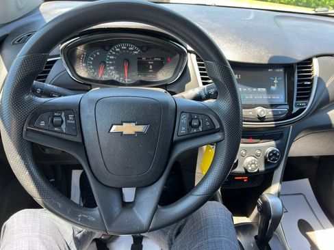 Used 2017 Chevrolet Trax LT AWD/4WD image 23