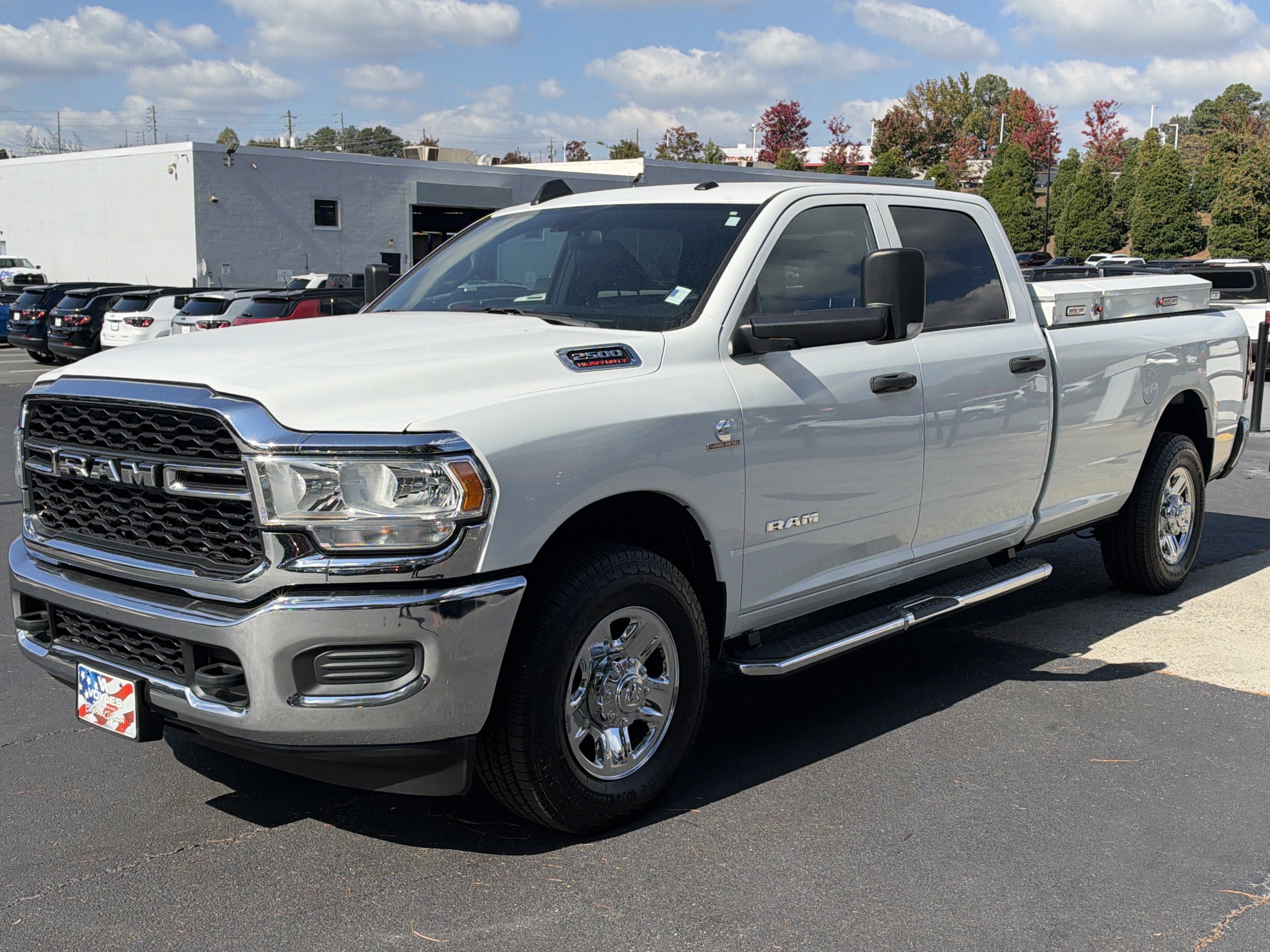Used 2022 RAM 2500 Tradesman w/ Chrome Appearance Group RWD image 3