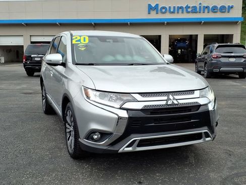 Used 2020 Mitsubishi Outlander AWD image 2