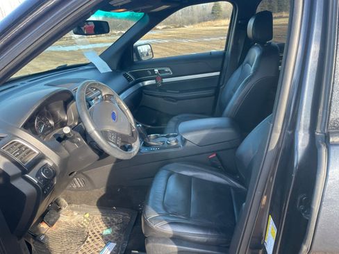 Certified 2017 Ford Explorer XLT w/ Equipment Group 202A AWD/4WD image 9