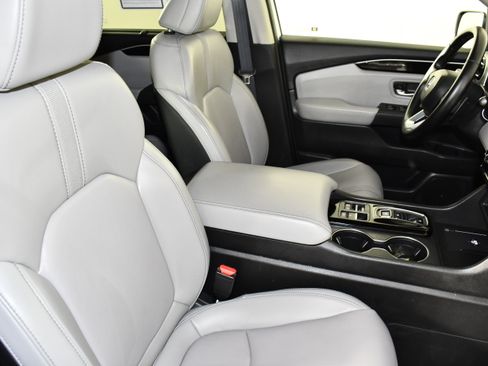 Used 2025 Honda Pilot EX-L image 43