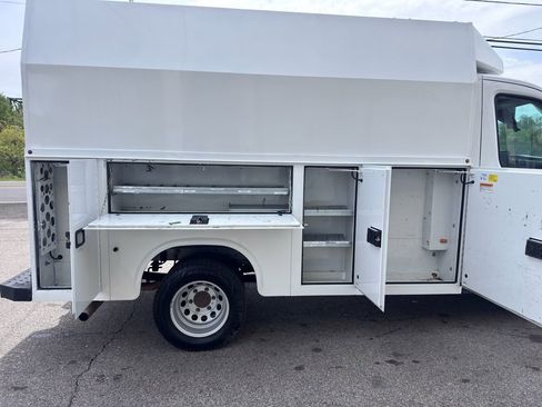 Used 2022 Ford Transit 350 DRW AWD w/ Interior Upgrade Package image 33