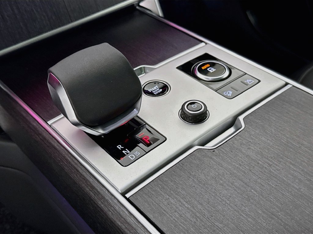 New 2027 Land Rover Range Rover SE AWD/4WD image 17