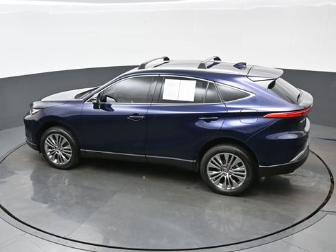 Used 2024 Toyota Venza XLE image 38
