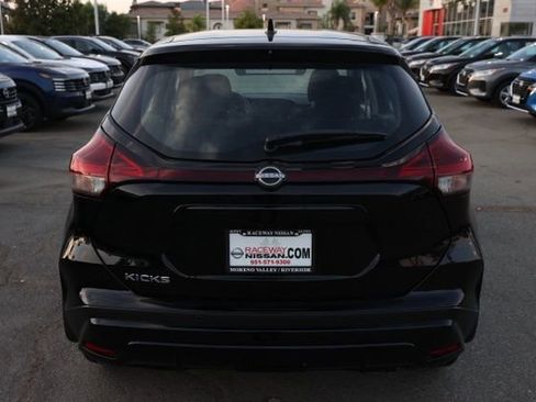 New 2025 Nissan Kicks Play S image 5