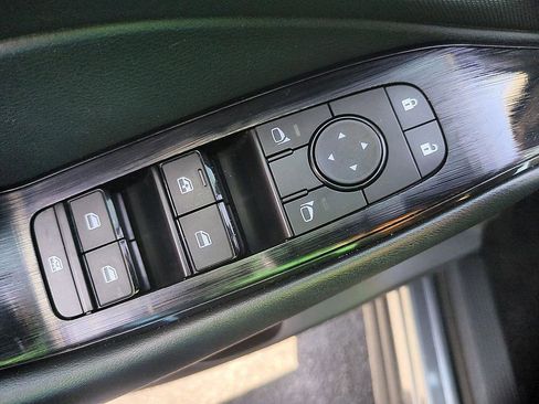 Used 2024 Nissan Rogue S AWD/4WD image 13