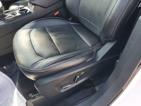 Used 2018 Ford Explorer Limited w/ Equipment Group 301A FWD image 21