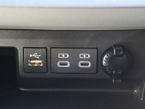 Used 2023 Toyota Highlander XLE image 24