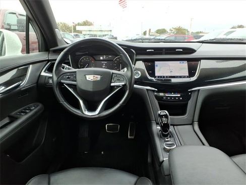 Used 2020 Cadillac XT6 Sport image 11