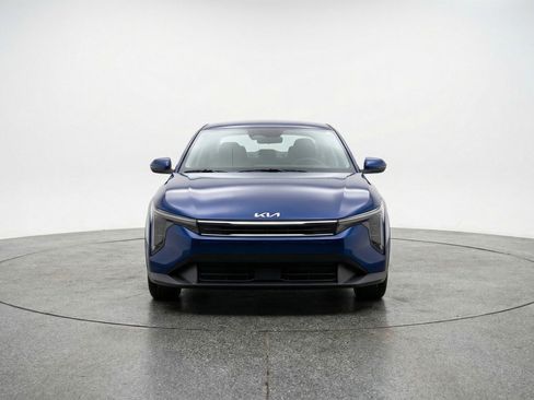 Used 2025 Kia K4 LXS image 2