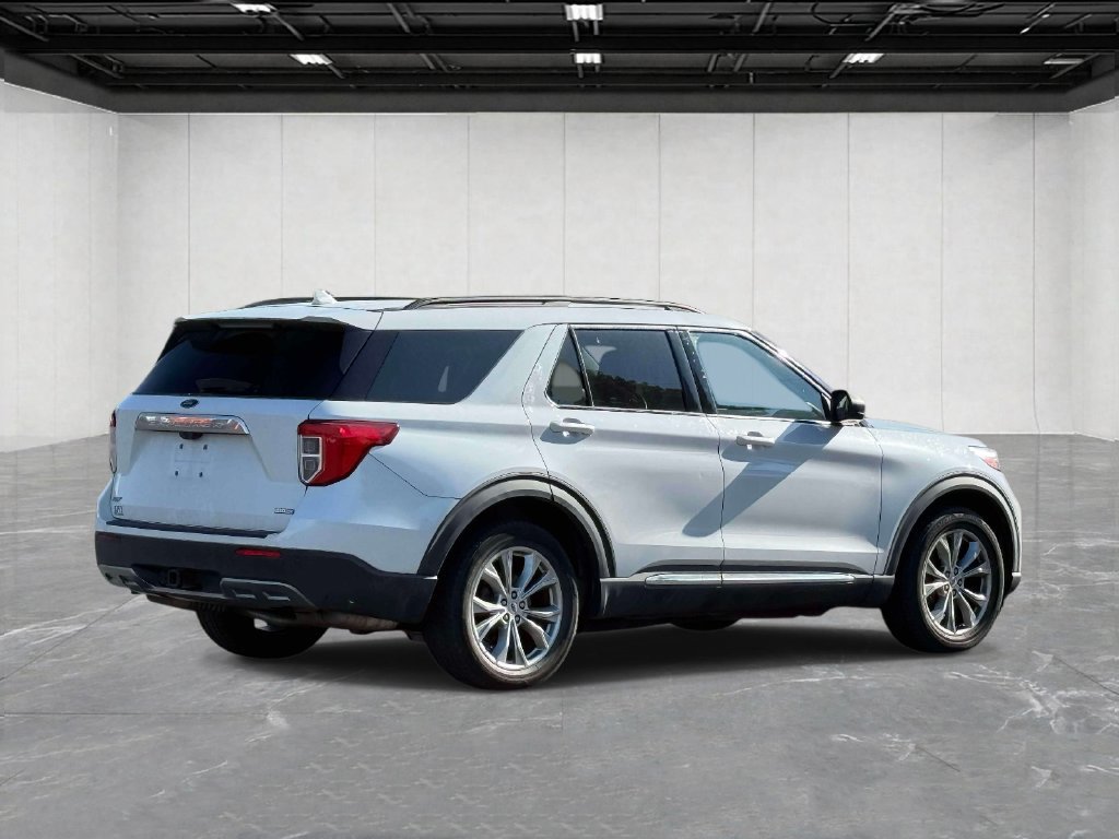 Used 2020 Ford Explorer XLT w/ Equipment Group 202A AWD/4WD image 5