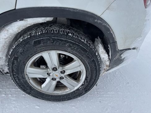 Used 2019 Chevrolet Trax LT w/ LT Convenience Package image 17