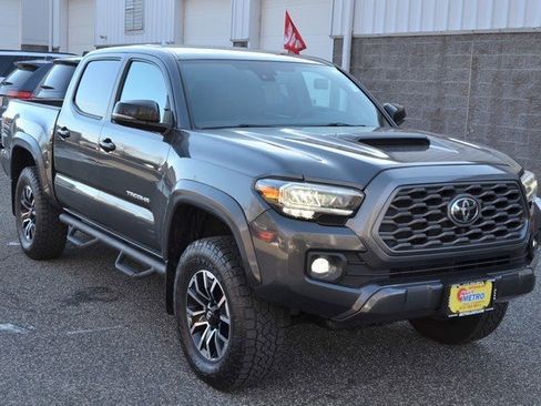 Used 2023 Toyota Tacoma TRD Sport image 2