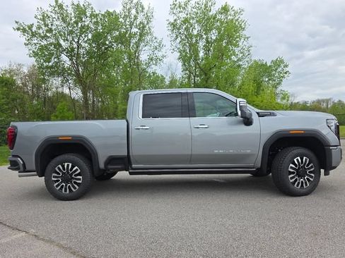 New 2026 GMC Sierra 2500 Denali Ultimate AWD/4WD image 18