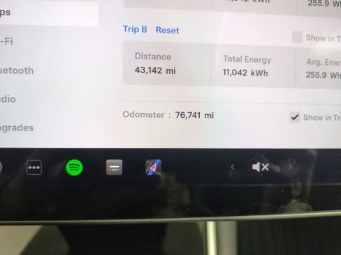 Used 2019 Tesla Model 3 Mid Range image 18