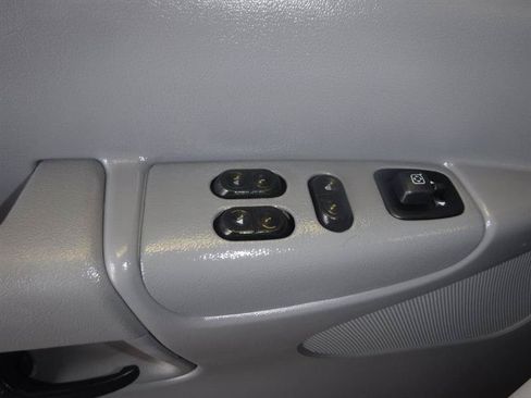 Used 2008 Ford E-350 and Econoline 350 XLT RWD image 38