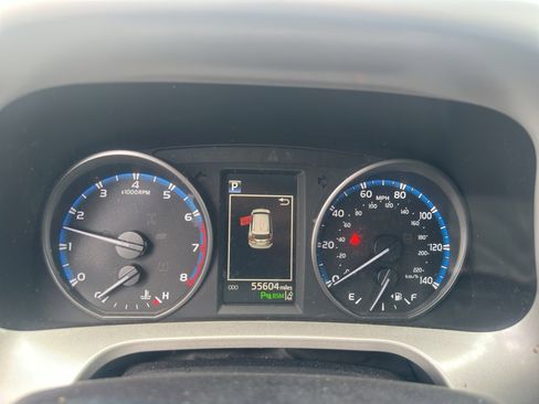 Used 2018 Toyota RAV4 XLE image 13