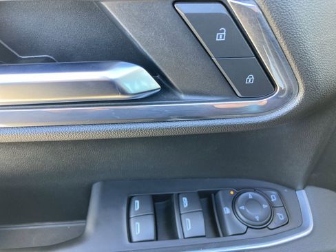 Used 2025 Chevrolet Silverado 1500 LT image 15