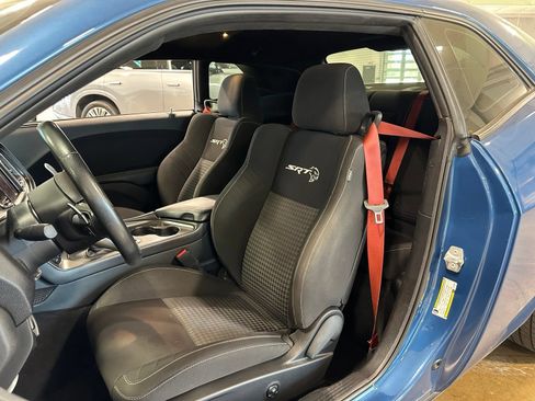 Used 2020 Dodge Challenger SRT Hellcat w/ Carbon/Suede Interior Package RWD image 8