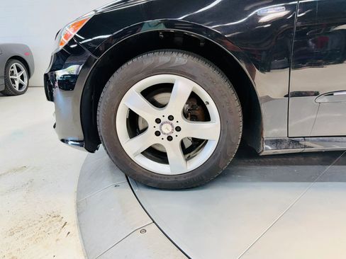 Used 2012 Mercedes-Benz R 350 4MATIC image 12