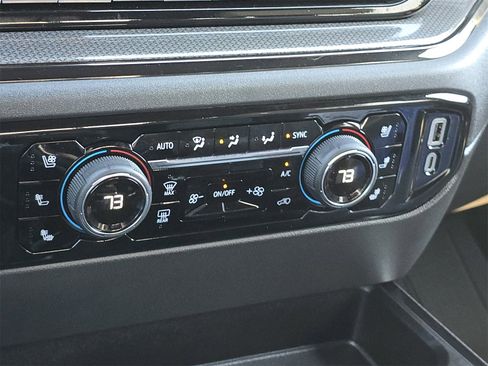 Used 2025 Chevrolet Silverado 1500 ZR2 w/ Technology Package image 32