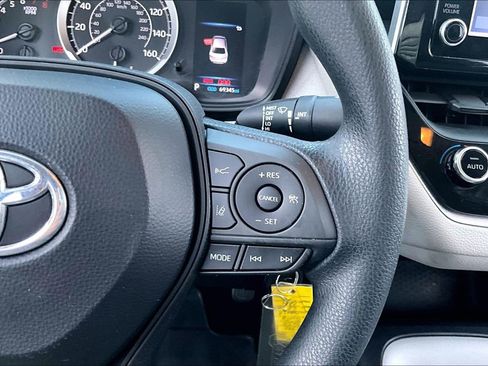 Used 2020 Toyota Corolla LE image 12