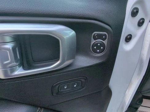 Certified 2023 Jeep Wrangler Unlimited Sahara AWD/4WD image 11