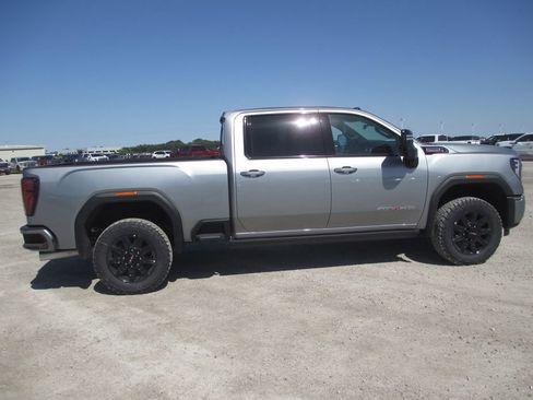 New 2026 GMC Sierra 2500 AT4 w/ AT4 Premium Plus Package AWD/4WD image 3